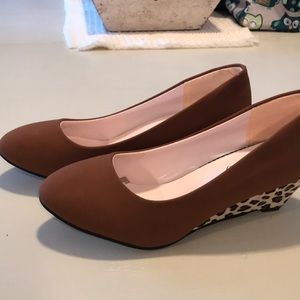 Brown wedge pumps. Sz 9